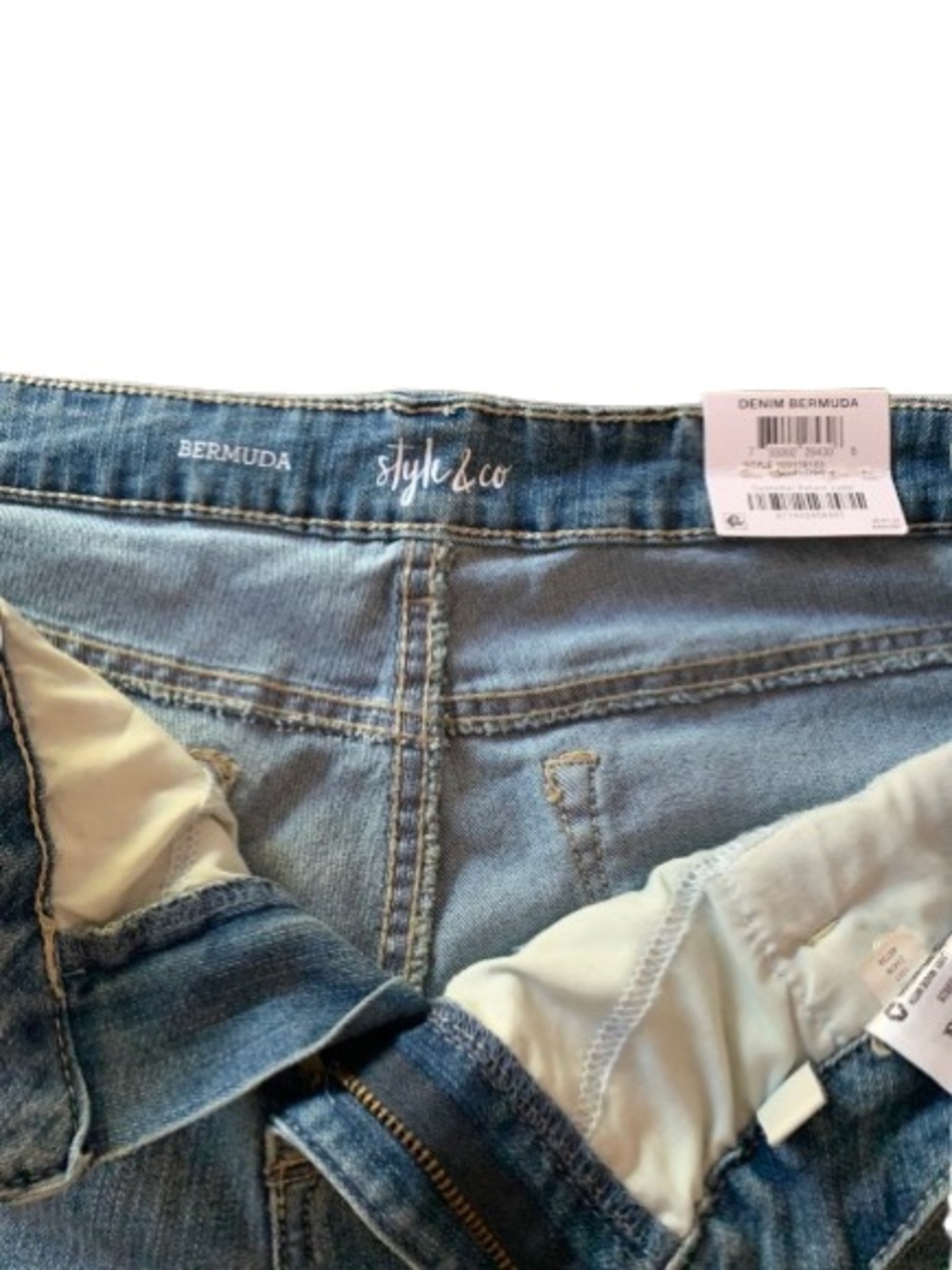 Style & Co NWT Bermuda Denim Shorts Size 14 Mid Rise Roll Cuff Light Wash - Picture 2 of 4